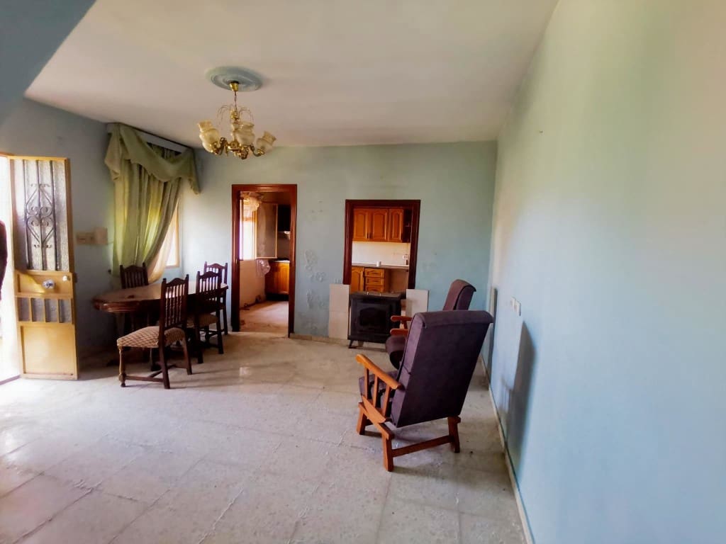 4 bedroom Finca/Country House for sale in Sabariego with garage - € 69,000 (Ref: 7622683)