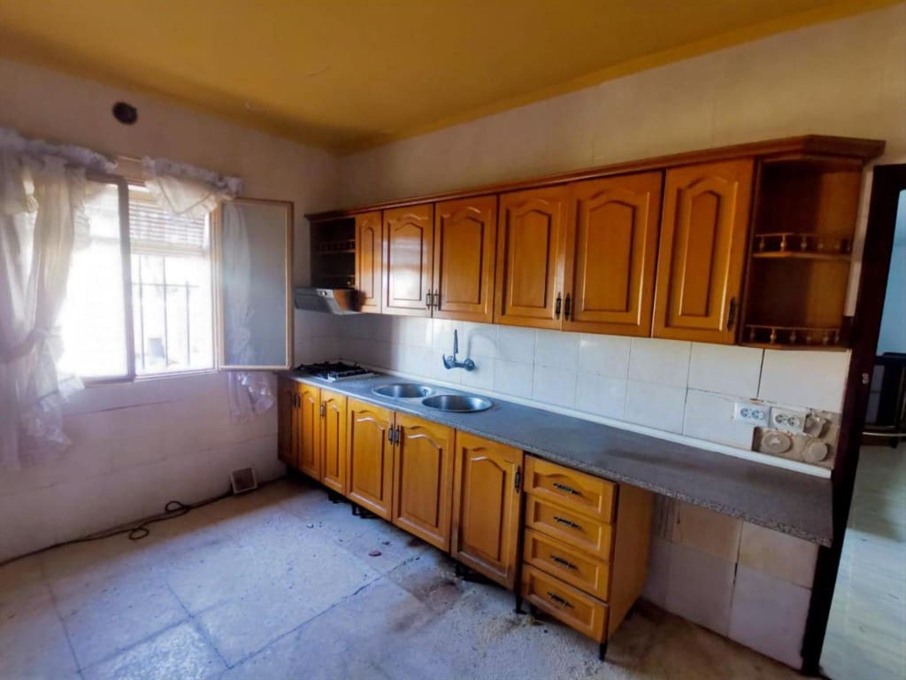 4 bedroom Finca/Country House for sale in Sabariego with garage - € 69,000 (Ref: 7622683)