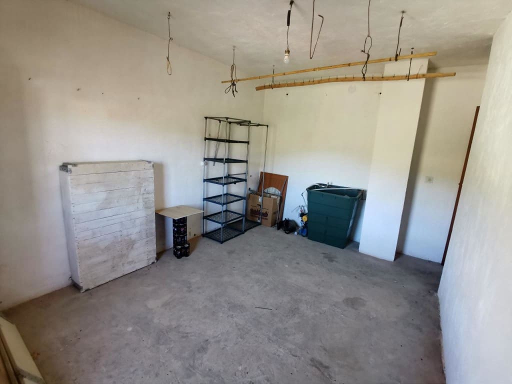 4 bedroom Finca/Country House for sale in Sabariego with garage - € 69,000 (Ref: 7622683)