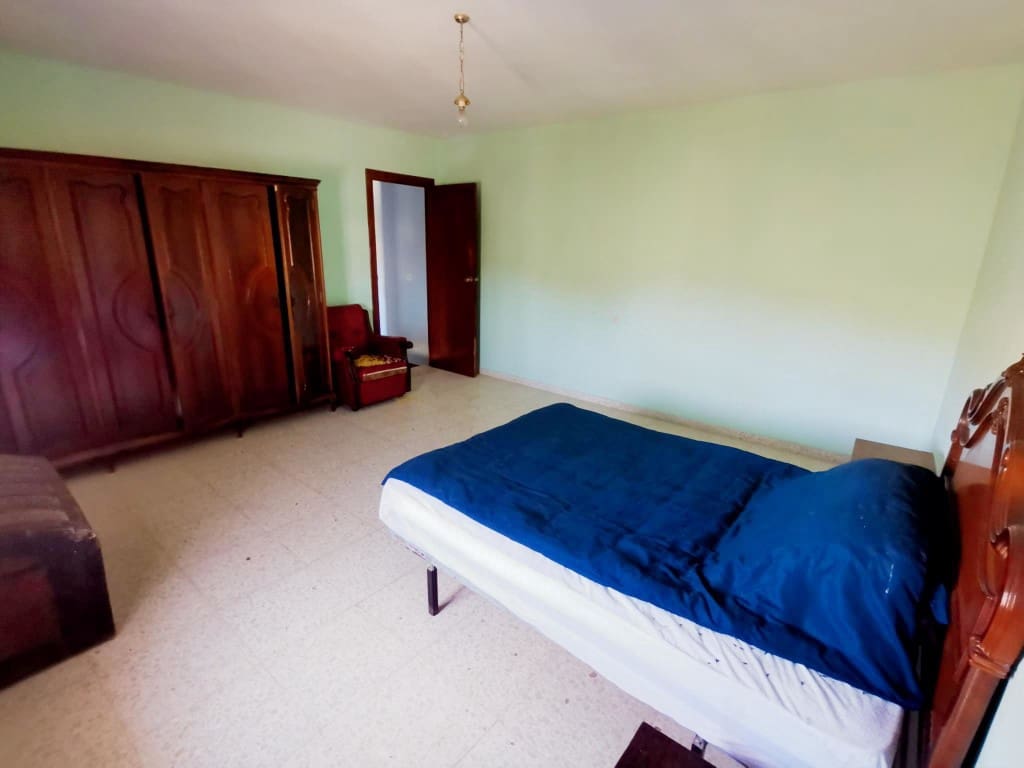 4 bedroom Finca/Country House for sale in Sabariego with garage - € 69,000 (Ref: 7622683)