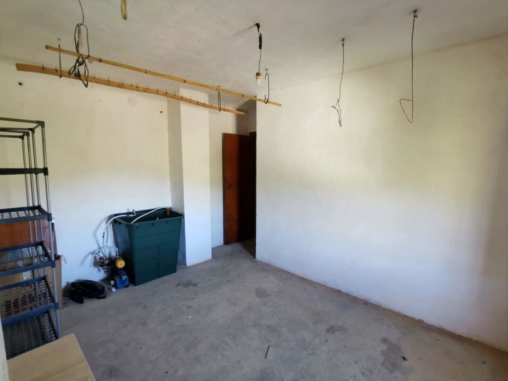 4 bedroom Finca/Country House for sale in Sabariego with garage - € 69,000 (Ref: 7622683)