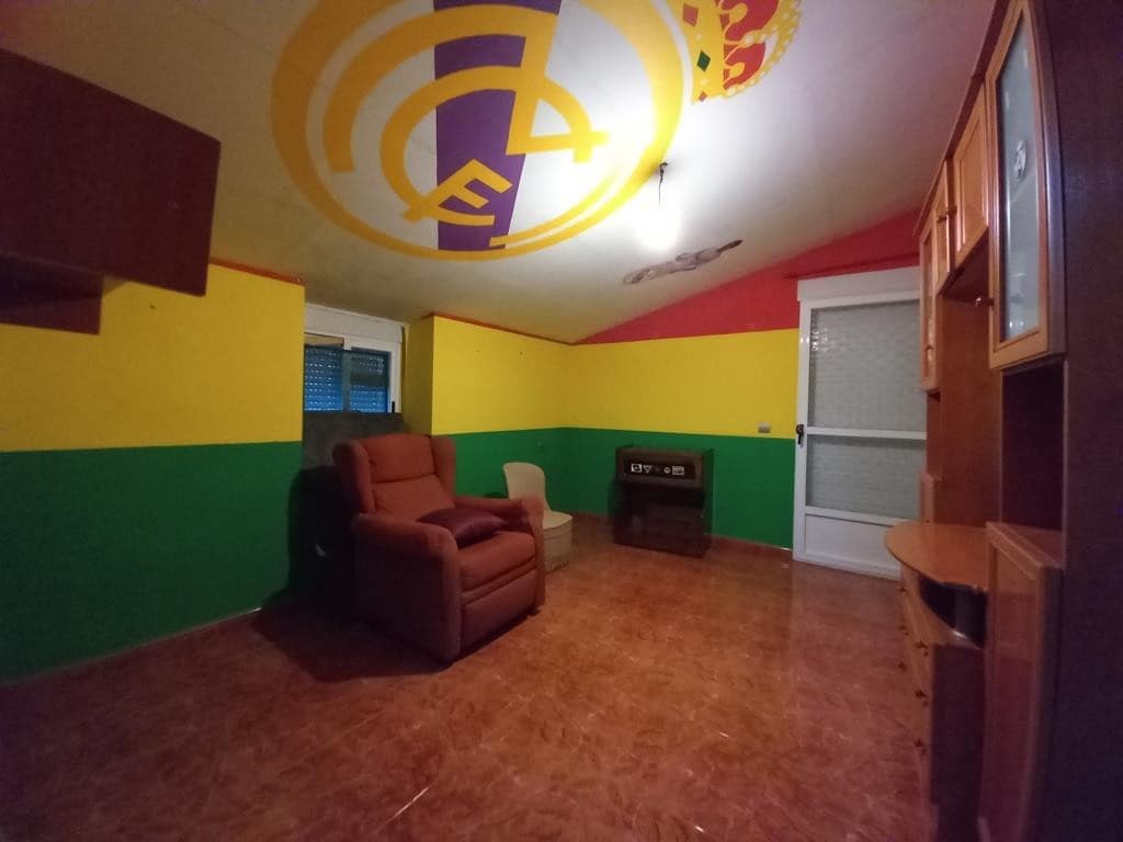 4 soveværelse Byhus til salg i Martos med garage - € 57.000 (Ref: 8005974)