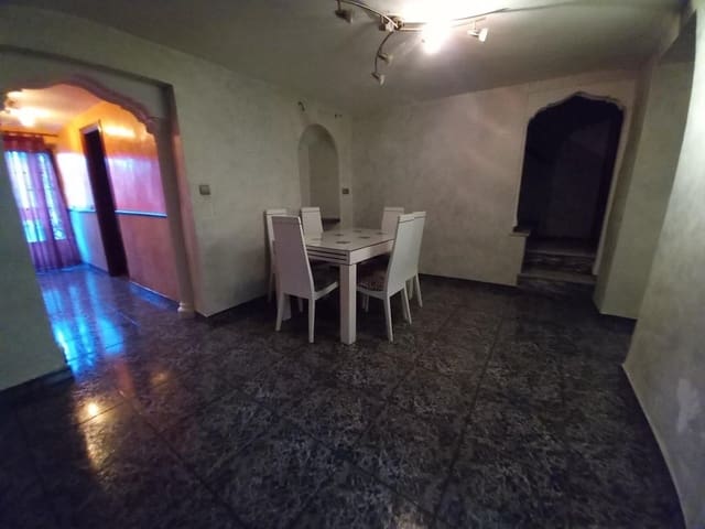 4 soveværelse Byhus til salg i Martos med garage - € 57.000 (Ref: 8005974)