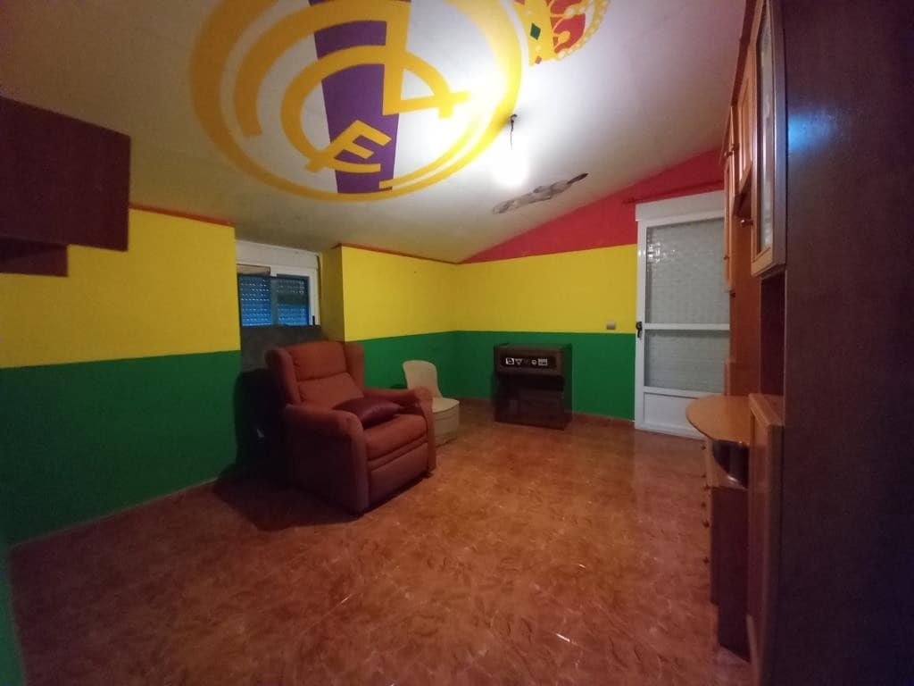 4 soveværelse Byhus til salg i Martos med garage - € 57.000 (Ref: 8005974)