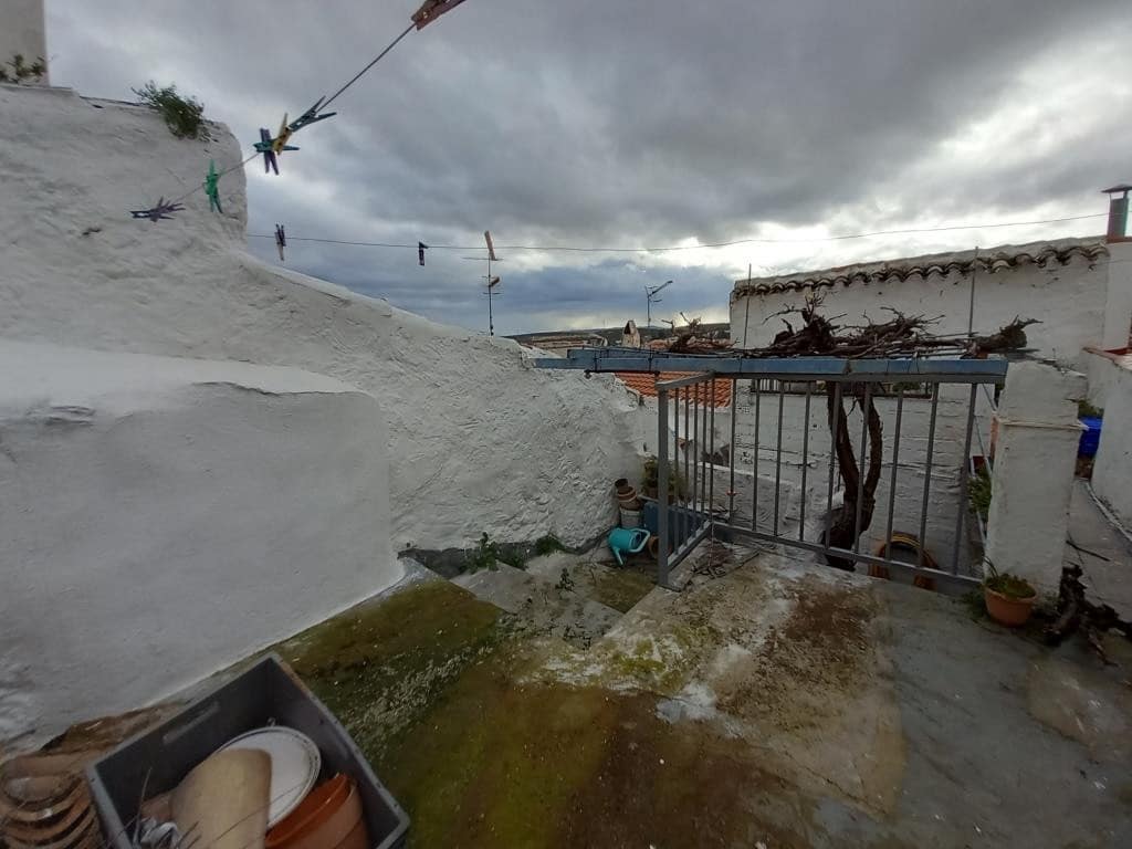 3 soverom Hus til salgs i Martos - € 48 000 (Ref: 8290025)