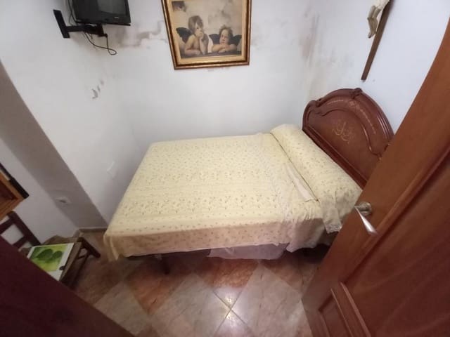 3 soverom Hus til salgs i Martos - € 48 000 (Ref: 8290025)