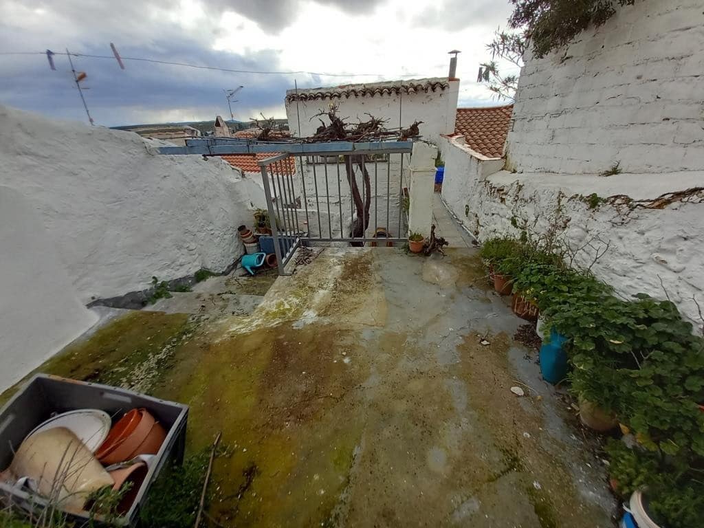 3 soverom Hus til salgs i Martos - € 48 000 (Ref: 8290025)