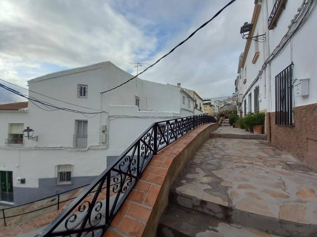 3 soverom Hus til salgs i Martos - € 48 000 (Ref: 8290025)