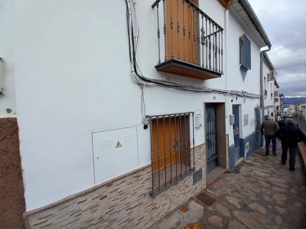 3 soverom Hus til salgs i Martos - € 48 000 (Ref: 8290025)