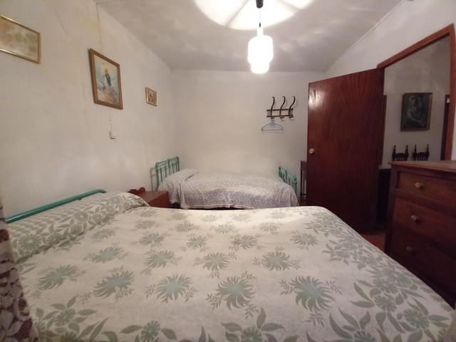 5 bedroom Townhouse for sale in Martos - € 79,000 (Ref: 8290072)