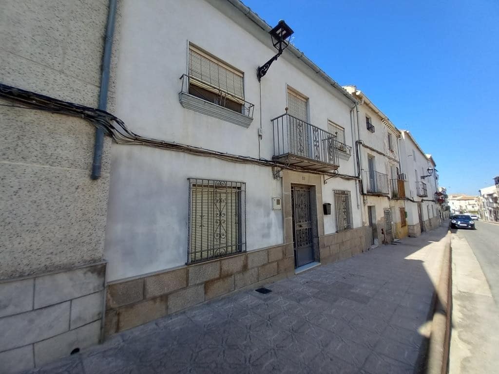 5 bedroom Townhouse for sale in Martos - € 79,000 (Ref: 8290072)