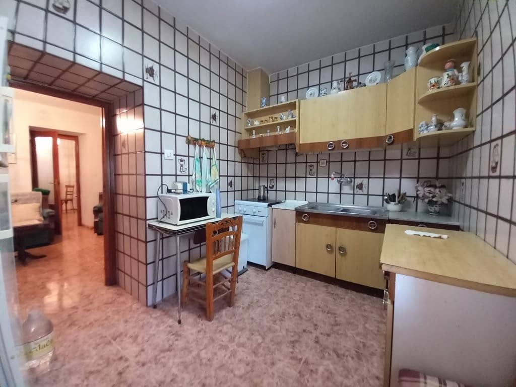 5 bedroom Townhouse for sale in Martos - € 79,000 (Ref: 8290072)