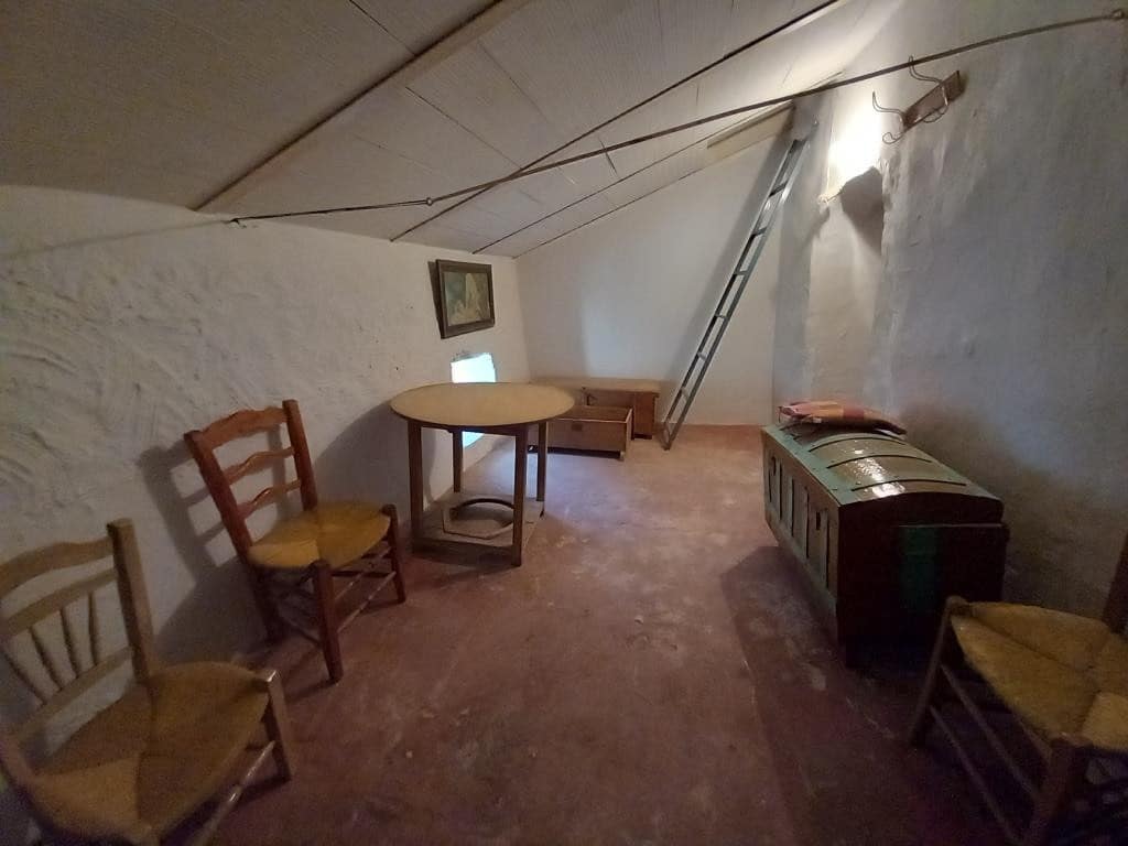 5 bedroom Townhouse for sale in Martos - € 79,000 (Ref: 8290072)