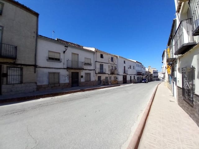 5 bedroom Townhouse for sale in Martos - € 79,000 (Ref: 8290072)