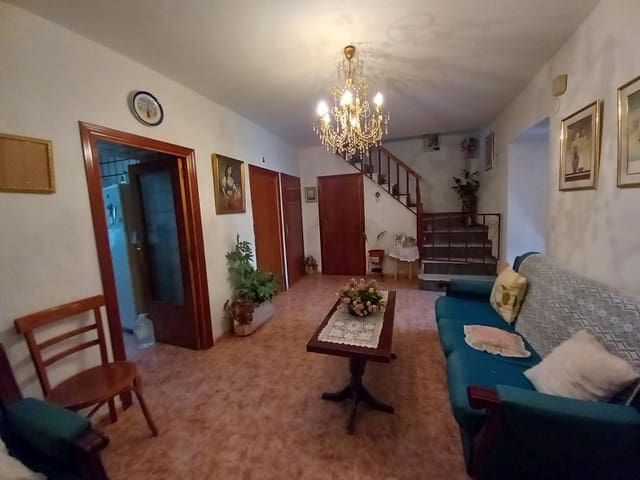 5 bedroom Townhouse for sale in Martos - € 79,000 (Ref: 8290072)