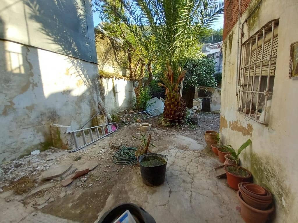 5 bedroom Townhouse for sale in Martos - € 79,000 (Ref: 8290072)