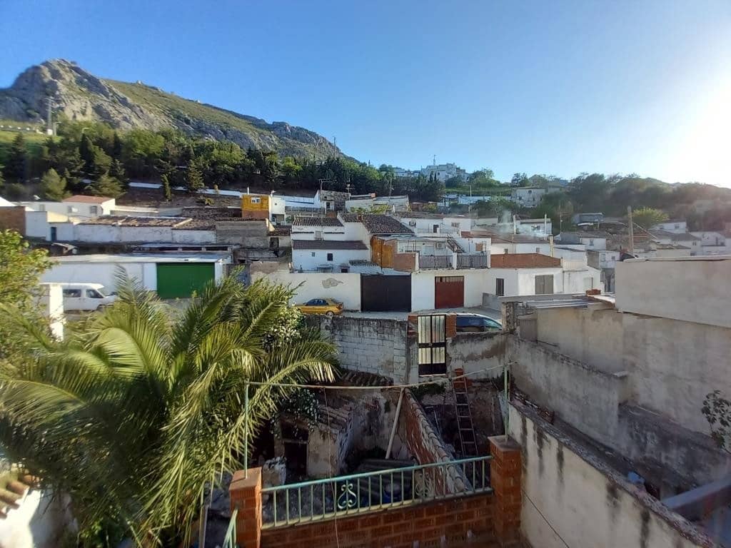5 bedroom Townhouse for sale in Martos - € 79,000 (Ref: 8290072)
