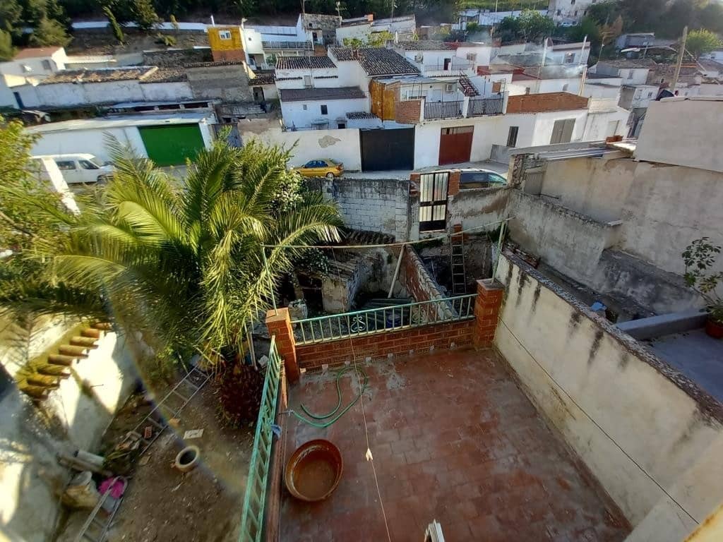 5 bedroom Townhouse for sale in Martos - € 79,000 (Ref: 8290072)