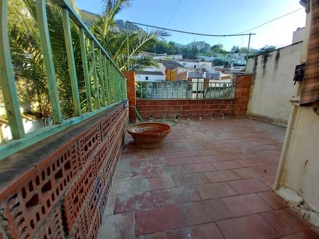 5 bedroom Townhouse for sale in Martos - € 79,000 (Ref: 8290072)