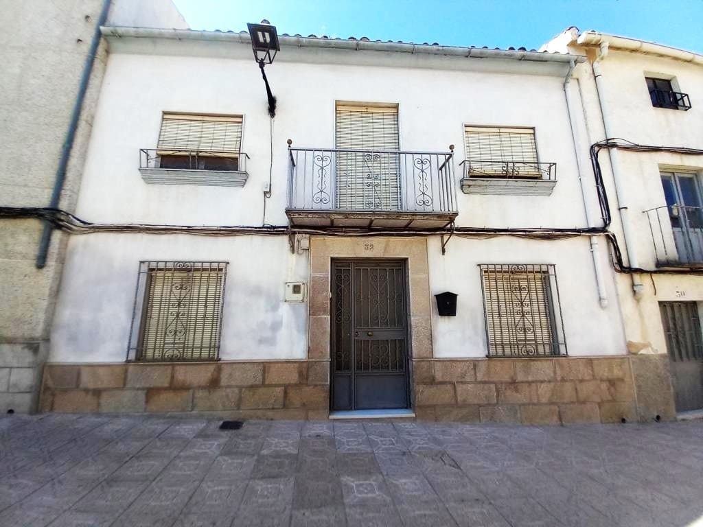 5 bedroom Townhouse for sale in Martos - € 79,000 (Ref: 8290072)