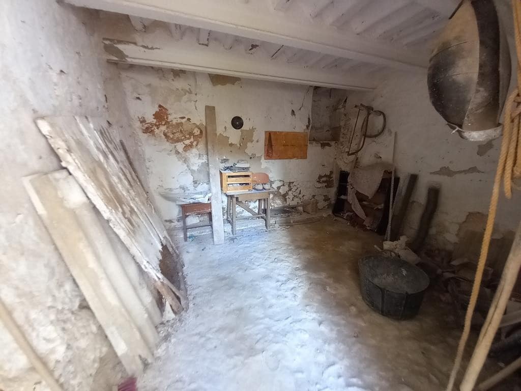 5 soverom Hus til salgs i Martos - € 33 000 (Ref: 8529085)