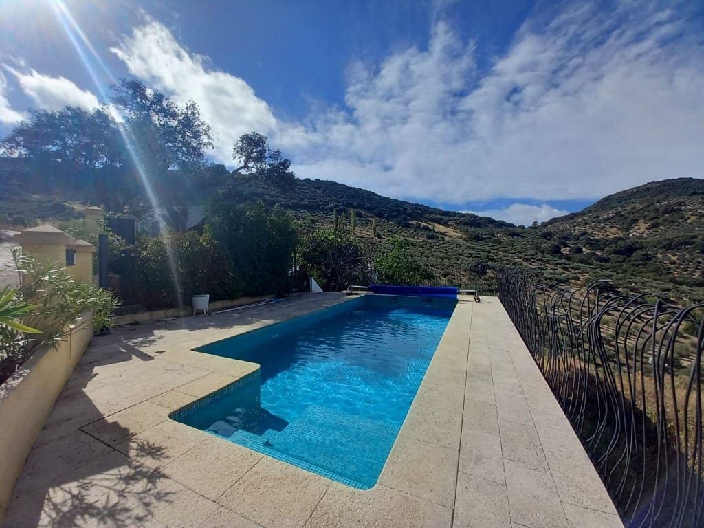 5 soverom Finca/Herregård til salgs i Fuensanta de Martos med svømmebasseng - € 249 000 (Ref: 8581122)