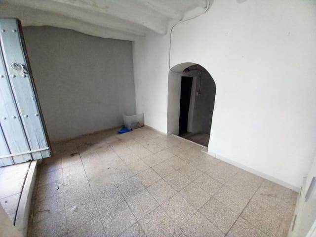 3 bedroom Townhouse for sale in Alcaudete - € 35,000 (Ref: 8646247)