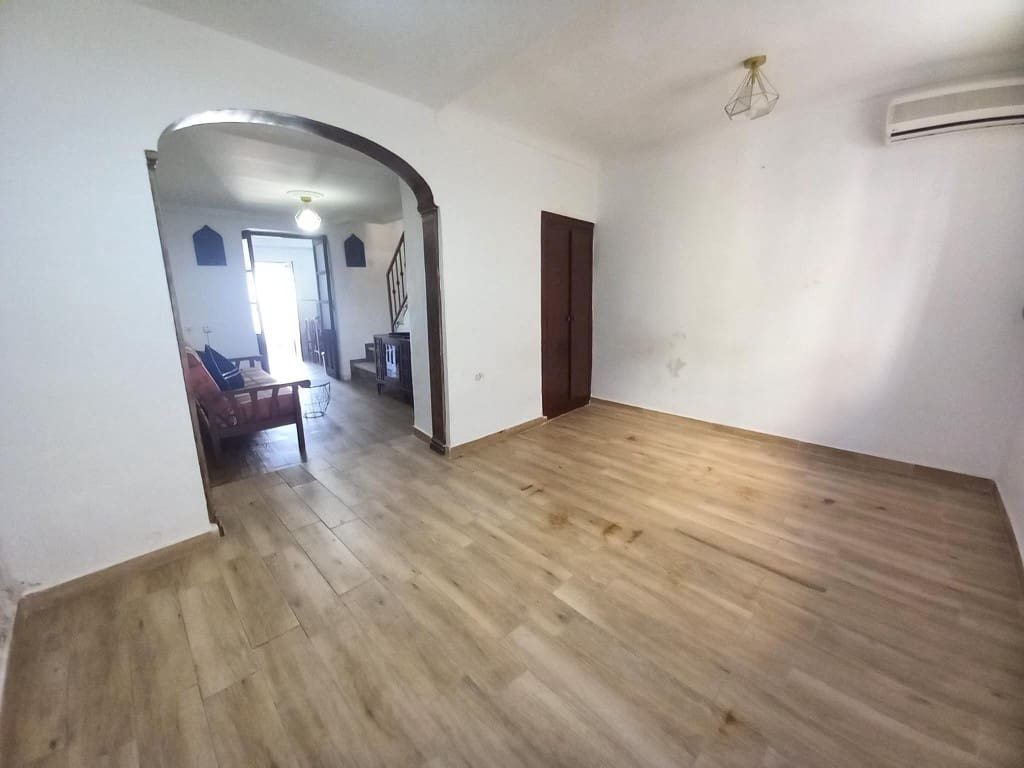 2 soverom Hus til salgs i Martos - € 45 000 (Ref: 8700094)