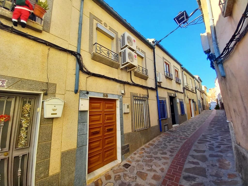 2 soverom Hus til salgs i Martos - € 45 000 (Ref: 8700094)