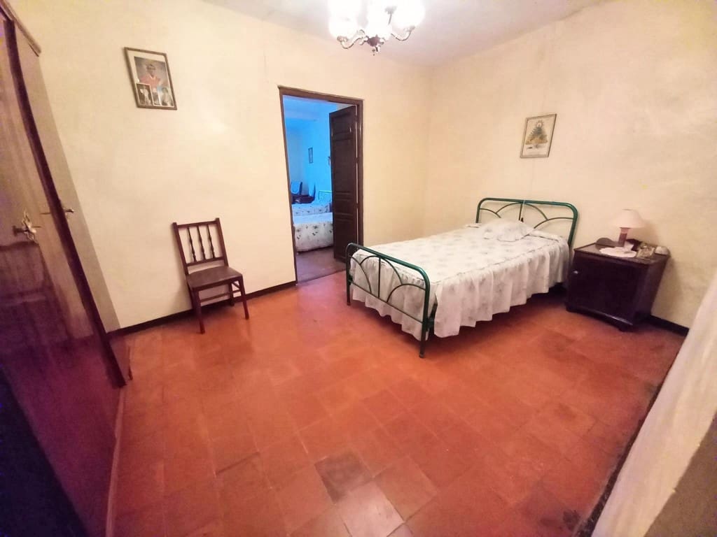 4 bedroom Townhouse for sale in Martos - € 65,000 (Ref: 8701610)