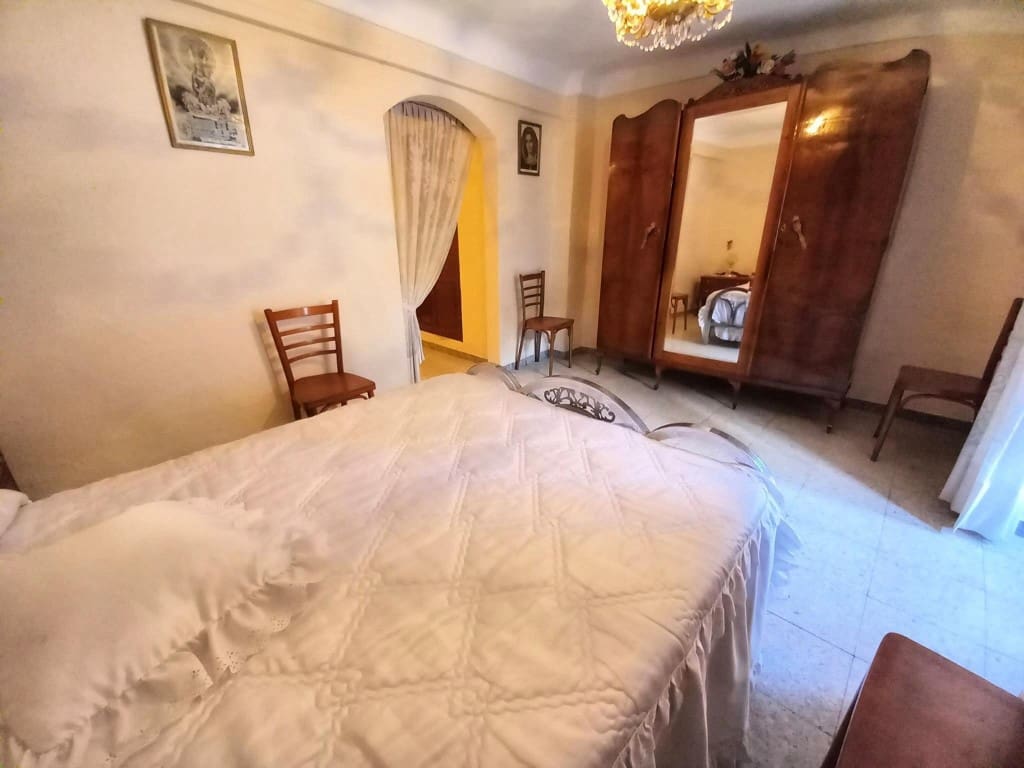 4 bedroom Townhouse for sale in Martos - € 65,000 (Ref: 8701610)