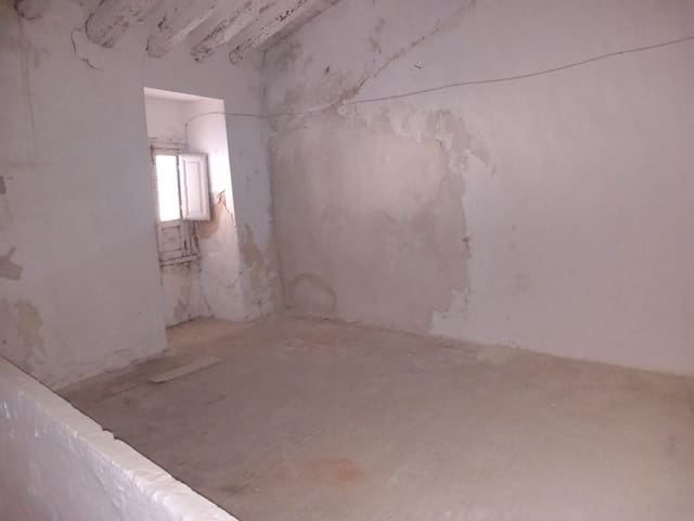 4 bedroom Townhouse for sale in Martos - € 65,000 (Ref: 8701610)