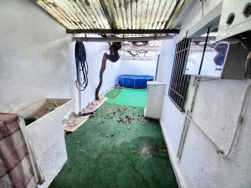 4 bedroom Townhouse for sale in Martos - € 65,000 (Ref: 8701610)