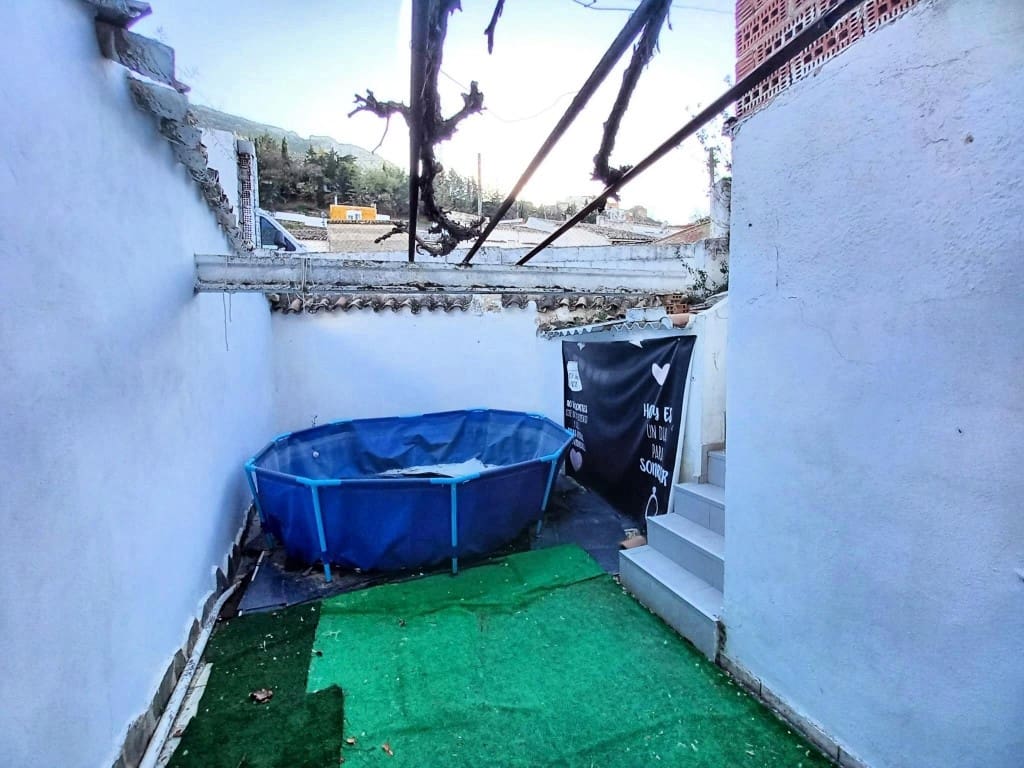 4 bedroom Townhouse for sale in Martos - € 65,000 (Ref: 8701610)