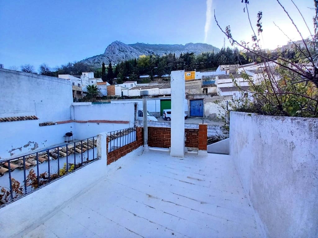 4 bedroom Townhouse for sale in Martos - € 65,000 (Ref: 8701610)