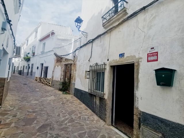 Casa de 2 habitaciones en Martos en venta con piscina - 18.950 € (Ref: 8823366)