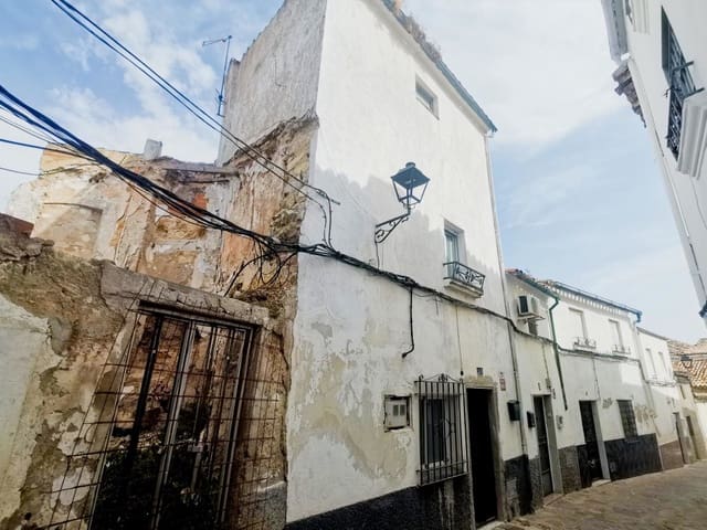 Casa de 2 habitaciones en Martos en venta con piscina - 18.950 € (Ref: 8823366)