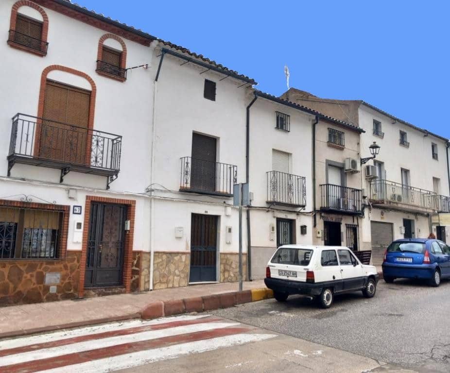 4 soveværelse Byhus til salg i Martos - € 34.000 (Ref: 8997331)