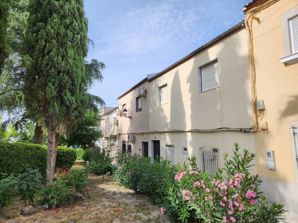 6 sovrum Hus till salu i Santiago de Calatrava med pool - 68 000 € (Ref: 9078618)