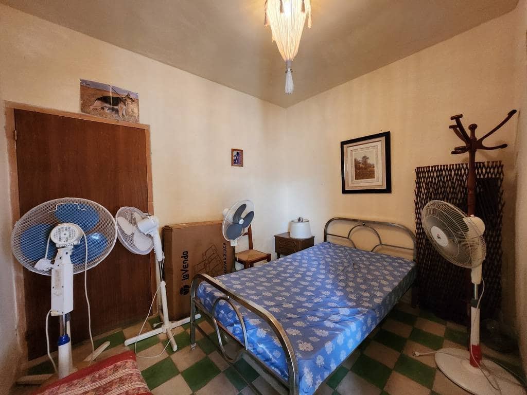 5 soveværelse Byhus til salg i Fuente-Tojar - € 56.000 (Ref: 9078621)