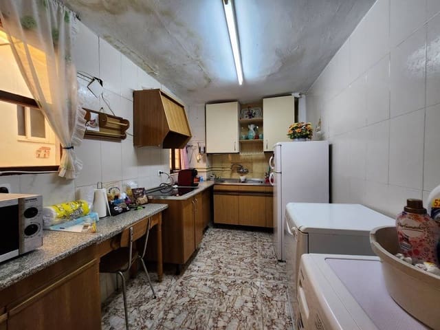 5 bedroom Townhouse for sale in Fuente-Tójar - € 56,000 (Ref: 9078621)