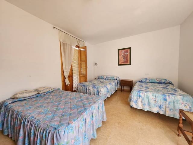 5 bedroom Townhouse for sale in Fuente-Tójar - € 56,000 (Ref: 9078621)