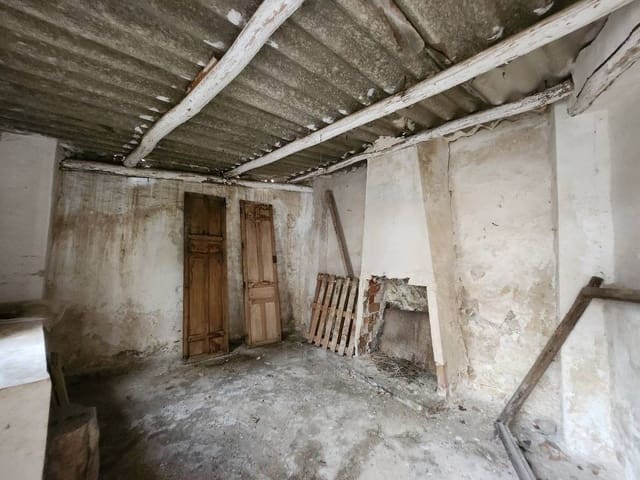 3 soverom Hus til salgs i Castil de Campos, Priego de Córdoba - € 17 000 (Ref: 9078628)