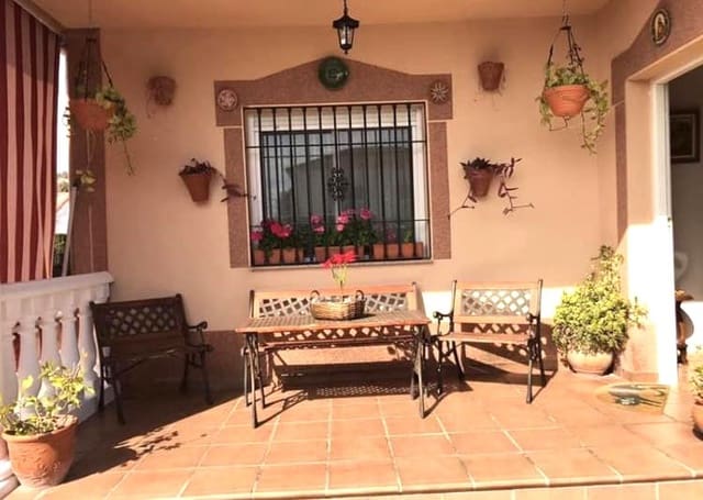 6 soverom Villa til salgs i Almodóvar del Río med svømmebasseng garasje - € 343 000 (Ref: 9078641)