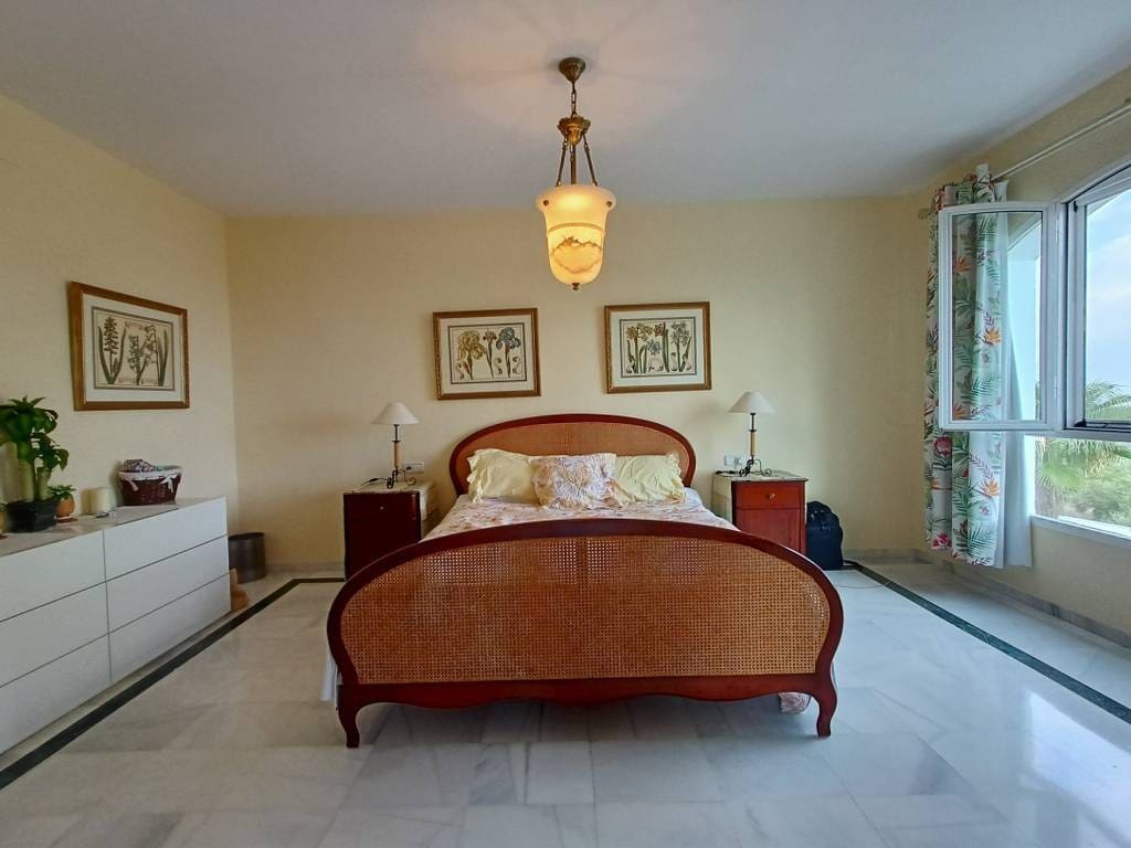 5 sypialnia Willa na sprzedaż w Herrera z basenem garażem - 525 000 € (Ref: 9085483)