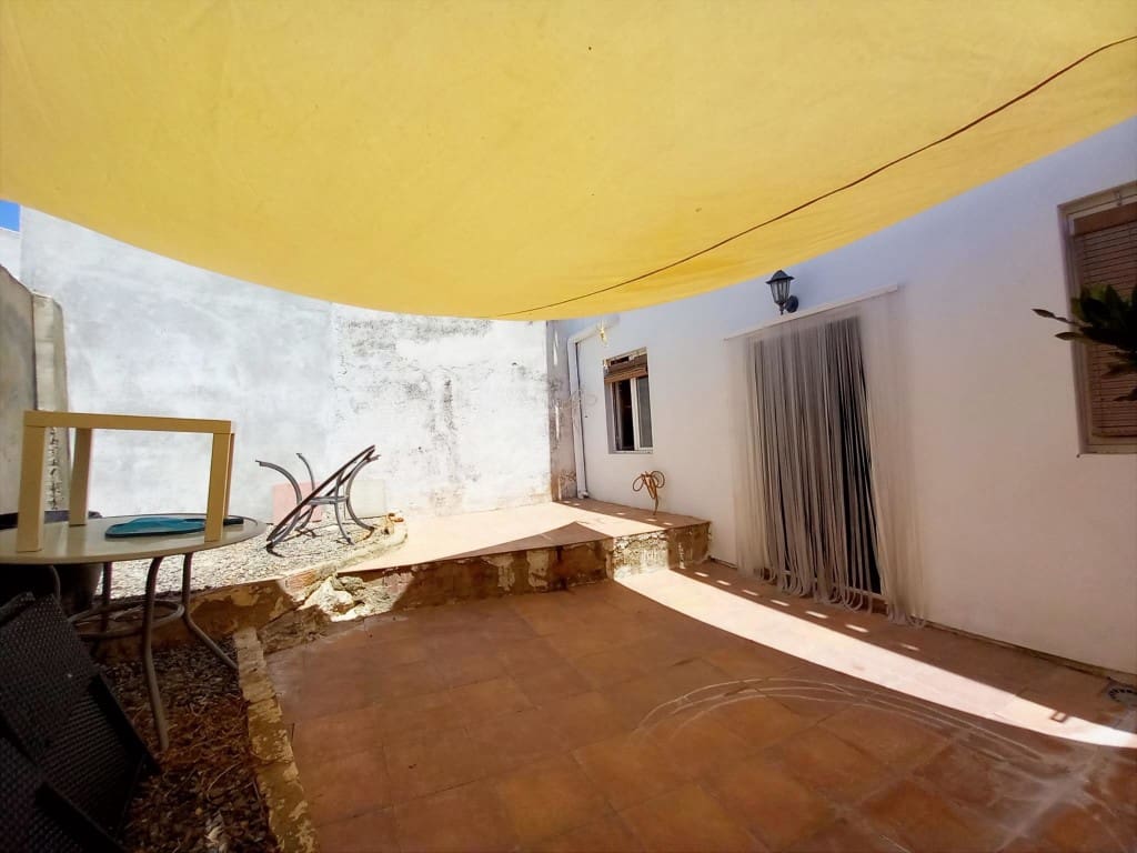 3 soveværelse Byhus til salg i Bobadilla de Alcaudete med swimmingpool - € 85.000 (Ref: 9096336)