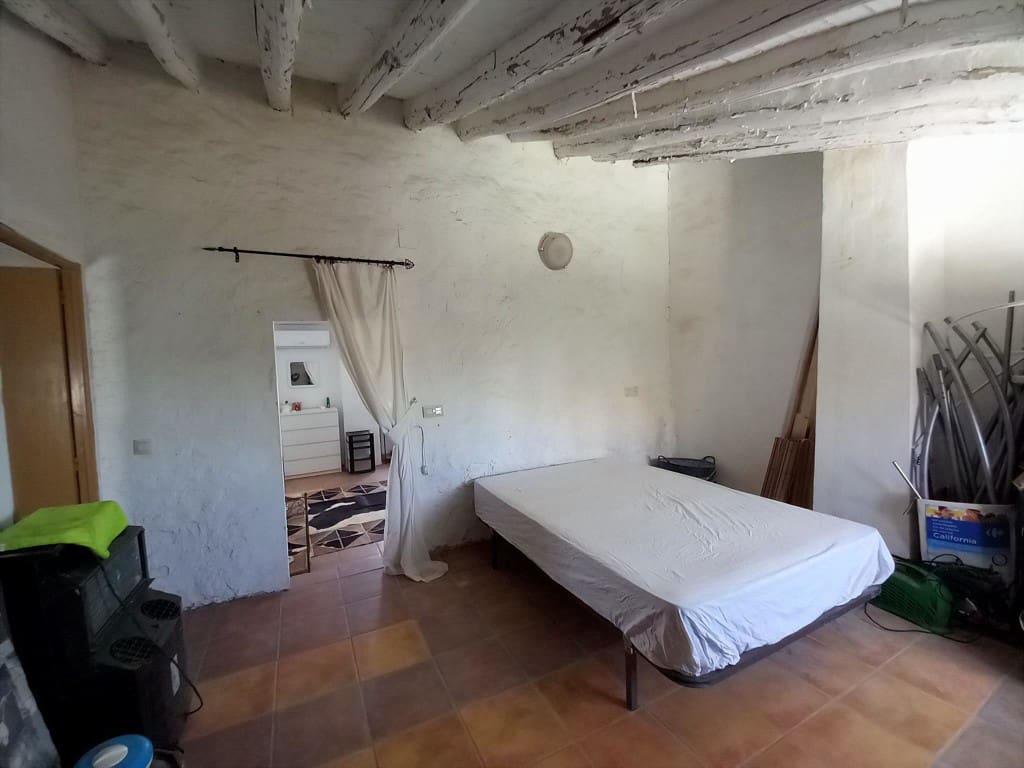 3 soveværelse Byhus til salg i Bobadilla de Alcaudete med swimmingpool - € 85.000 (Ref: 9096336)