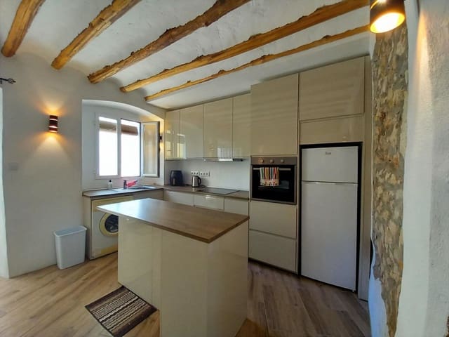 3 slaapkamer Huis te koop in Bobadilla de Alcaudete, Alcaudete met zwembad - € 85.000 (Ref: 9096336)