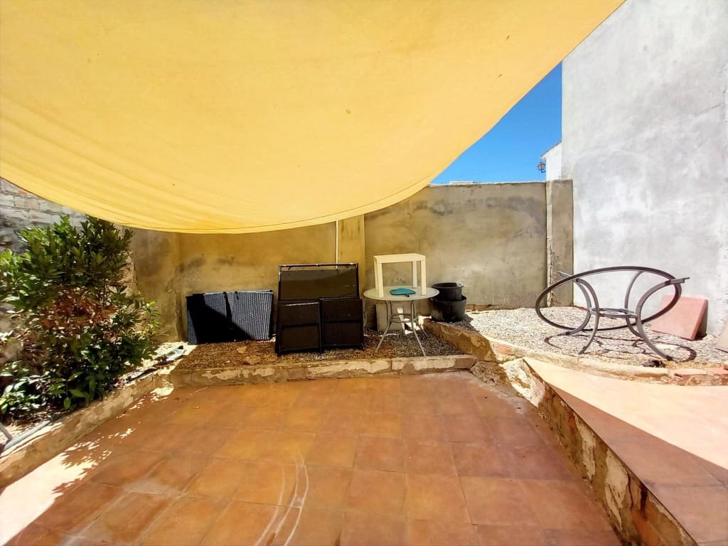 3 soveværelse Byhus til salg i Bobadilla de Alcaudete med swimmingpool - € 85.000 (Ref: 9096336)