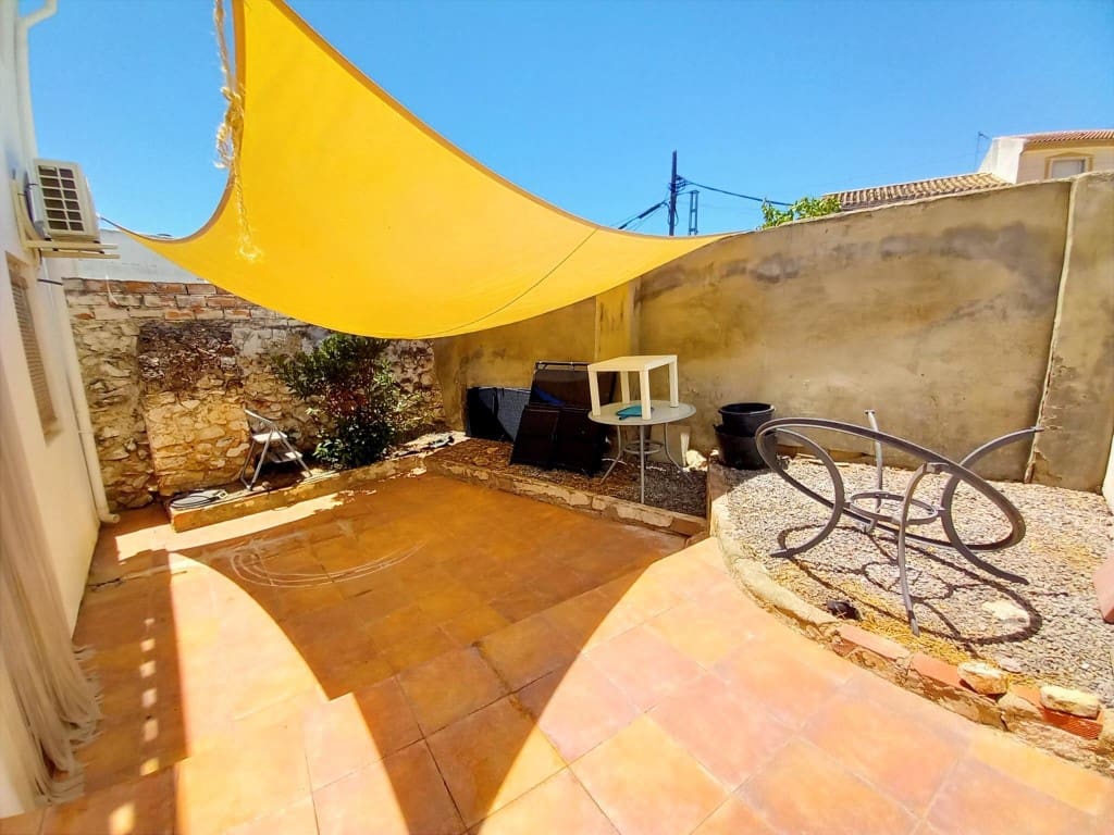 3 soveværelse Byhus til salg i Bobadilla de Alcaudete med swimmingpool - € 85.000 (Ref: 9096336)